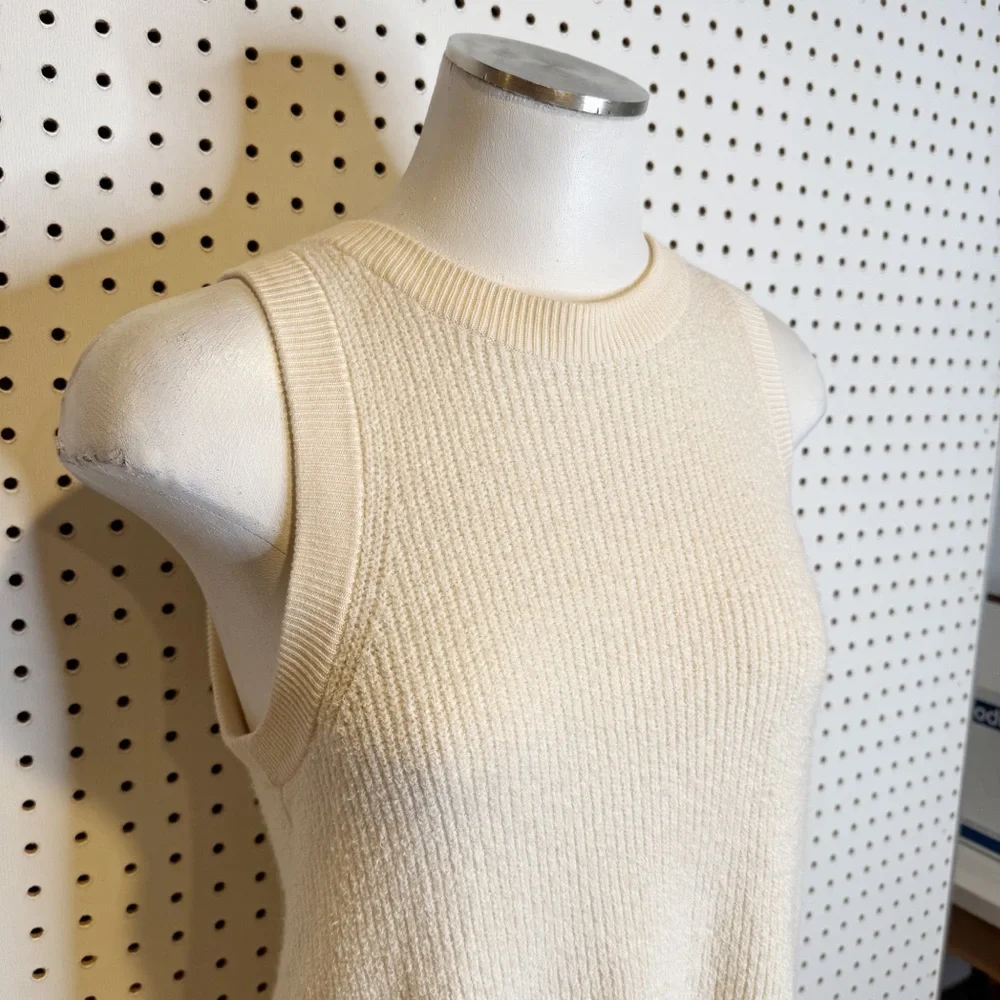 Moth by Anthropologie | Buttoned Sweater‎ Tank, Statement Back Buttons Sz. S
